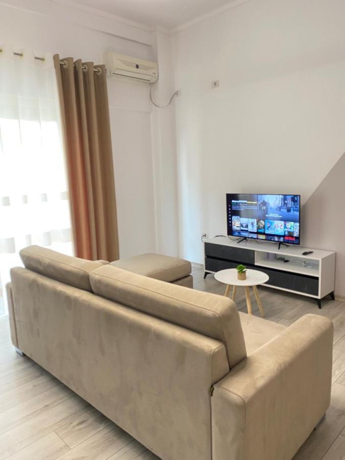 Newly Renovated One Bedroom Apartment In تيرانا المظهر الخارجي الصورة